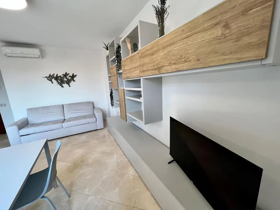 Beija Flores-Trilocale Piazza Garibaldi 18 ديسينسانو ديل غاردا 0*,